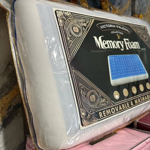 Memory Foam Pillow - White - Picture 3 of 3